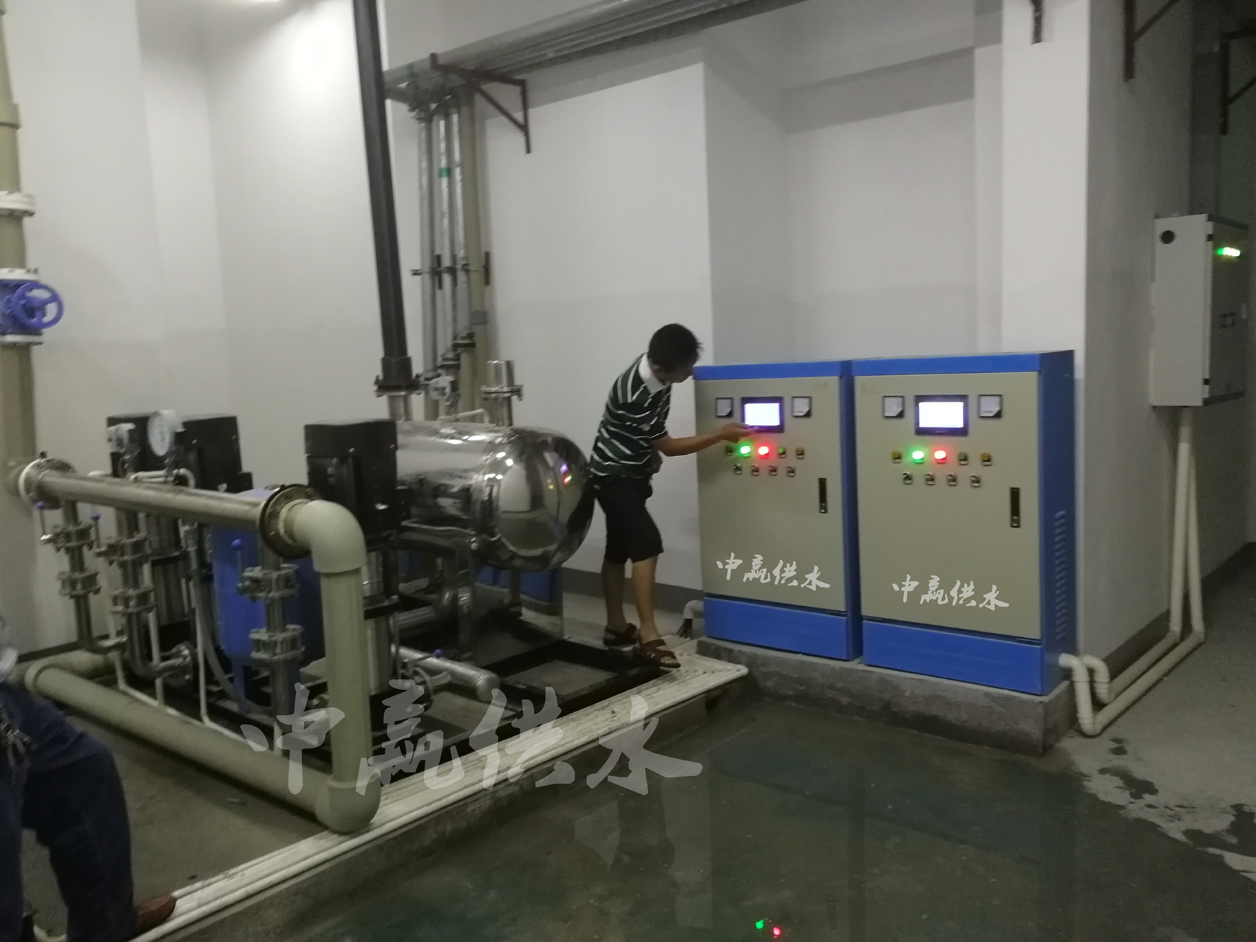 無負壓無吸程供水設備現(xiàn)場調(diào)試圖 無負壓無吸程供水設備現(xiàn)場調(diào)試圖